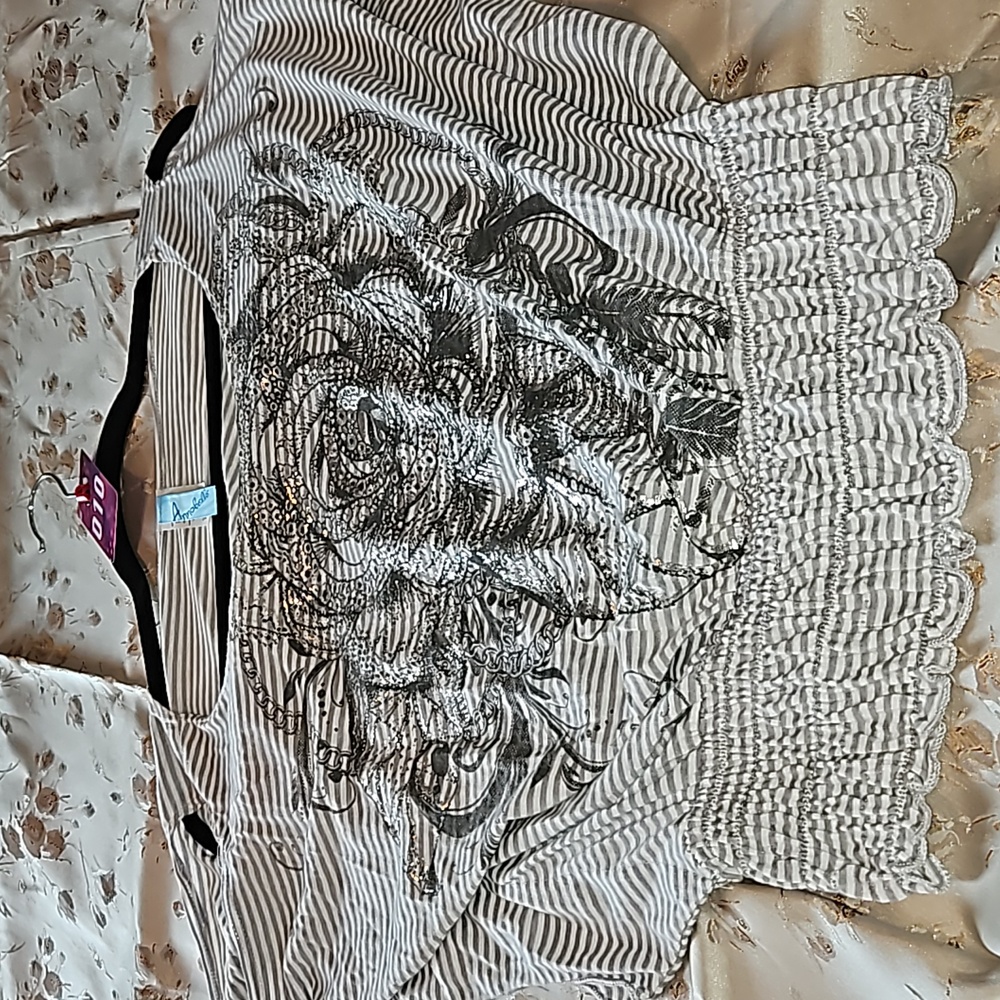 Cropped tee w flower print